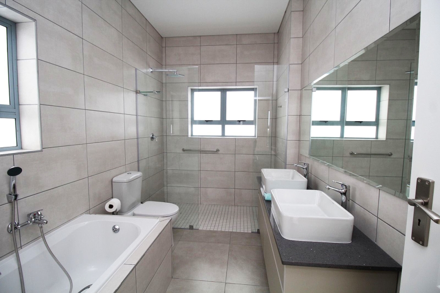 3 Bedroom Property for Sale in Blue Lagoon Western Cape